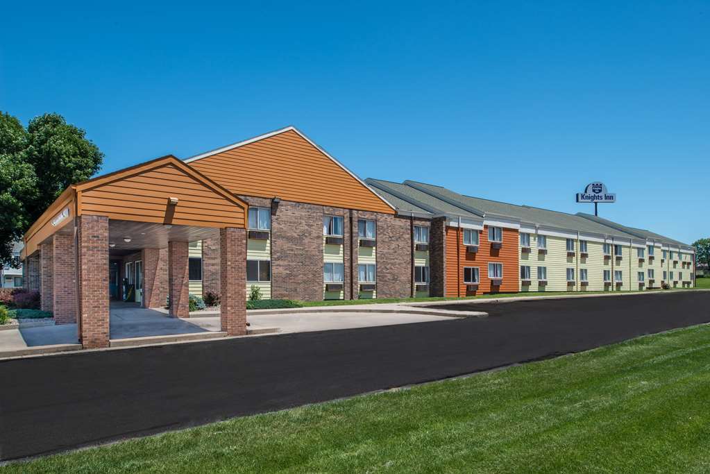 Sunset Inn & Suites Lincoln Buitenkant foto