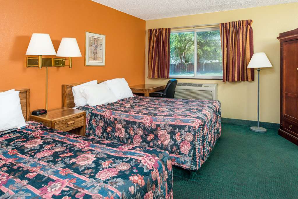 Sunset Inn & Suites Lincoln Kamer foto